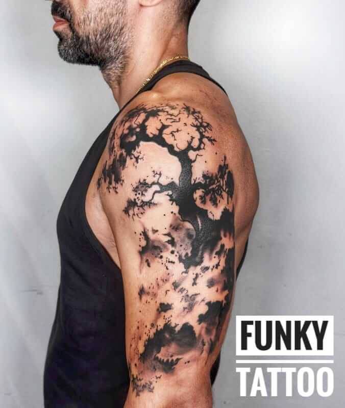 Tatuaj pe gat tatuaj porumbel tatuaje baieti Salon tatuaje Bucuresti tatuaje mici